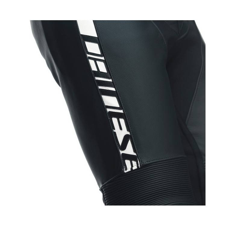 AVRO 4 LEATHER 2PCS SUIT BLACK-MATT BLACK-MATT WHITE | DAINESE