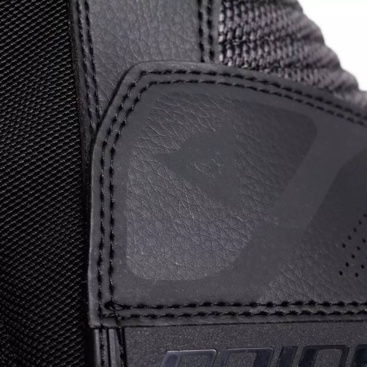 BLACKWING GORE-TEX® BOOTS | BLACK | DAINESE