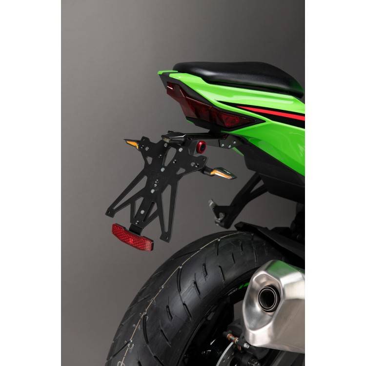 KTARKA125A1 | KIT PORTATARGA REGOLABILE PER KAWASAKI  | LIGHTECH