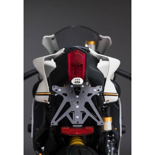 KTARYA131A1 | KIT PORTA TARGA REGOLABILE PER YAMAHA  | LIGHTECH
