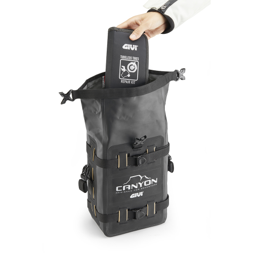 GRT722B | BORSA CARGO, PARAMOTORE E SELLA 8LT | GIVI