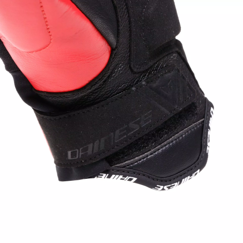 REACTO CARBON SHORT GLOVES BLACK RED-LAVA | DAINESE
